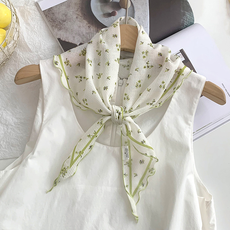 Lightweight Artistic Small Flo - огляд і ціна Travel Accessories Neck