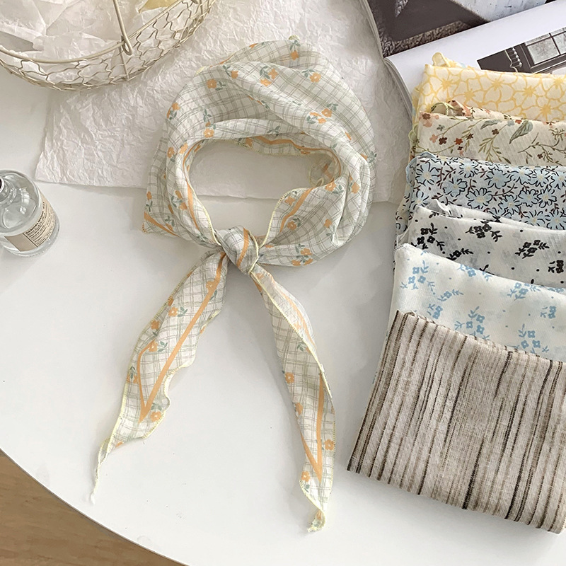 Lightweight Artistic Small Flo - огляд і ціна Travel Accessories Neck