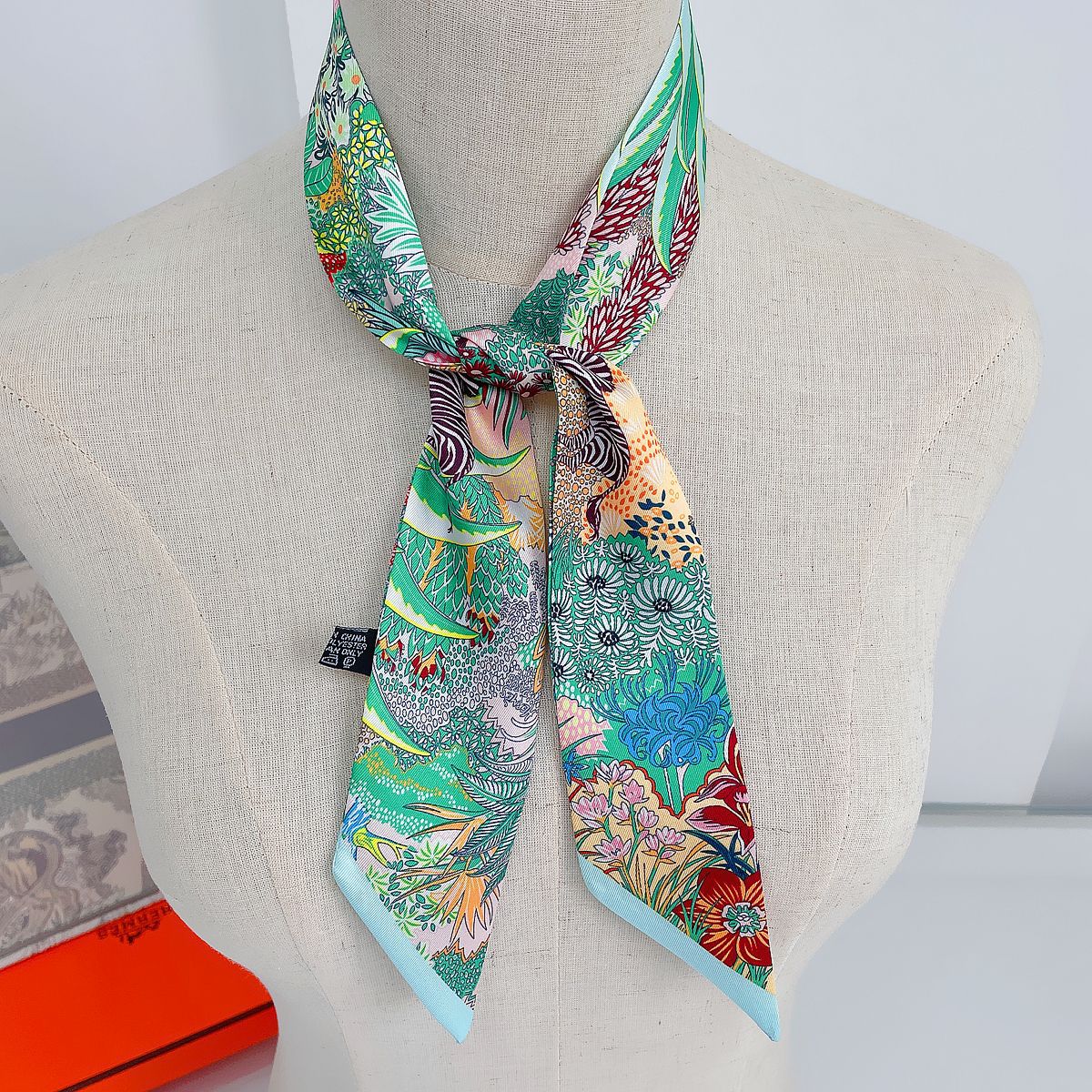 Jungle Horse Print Long Scarf  - огляд і ціна Travel Accessories Neck